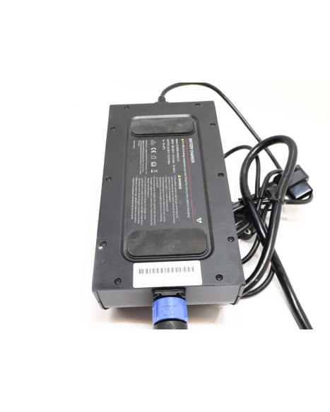 NIU MQi GT, batteriladdare