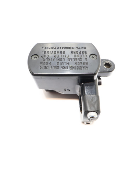 Yamaha XVS 1300A Midnight Star, bromscylinder fram