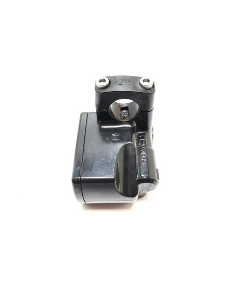 Yamaha XVS 1300A Midnight Star, bromscylinder fram