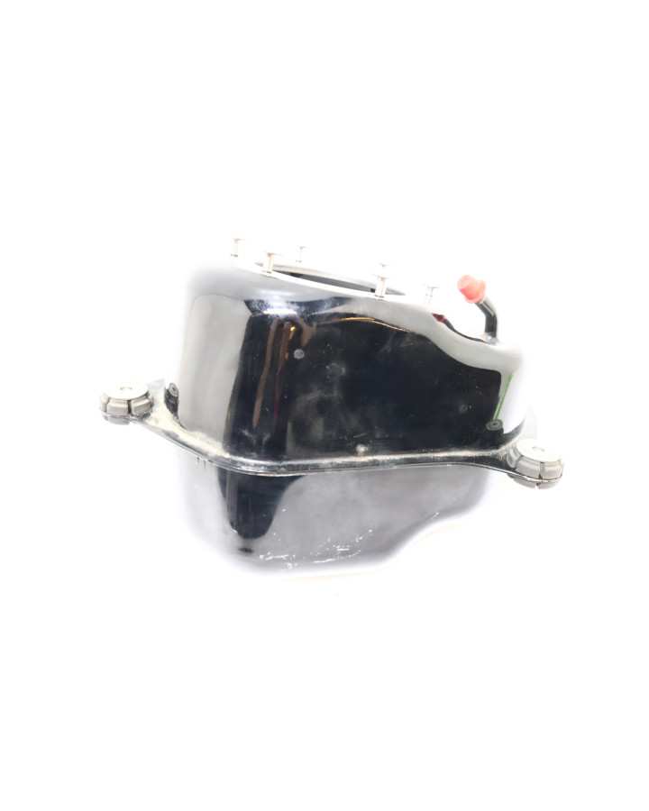 Yamaha XV 1900A Midnight Star, reserv bränsletank