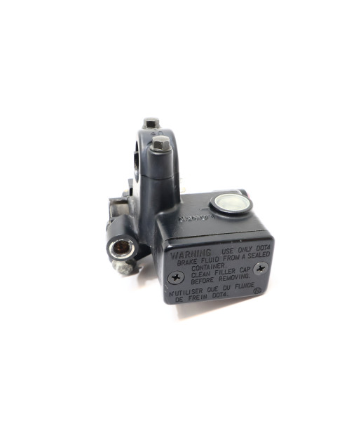 Honda XRV750 Africa Twin, bromscylinder fram 2