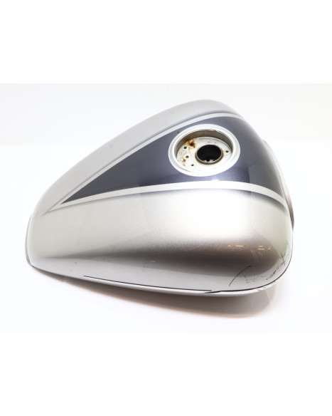 Yamaha XVS 1300A Midnight Star, bränsletank