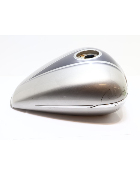 Yamaha XVS 1300A Midnight Star, bränsletank