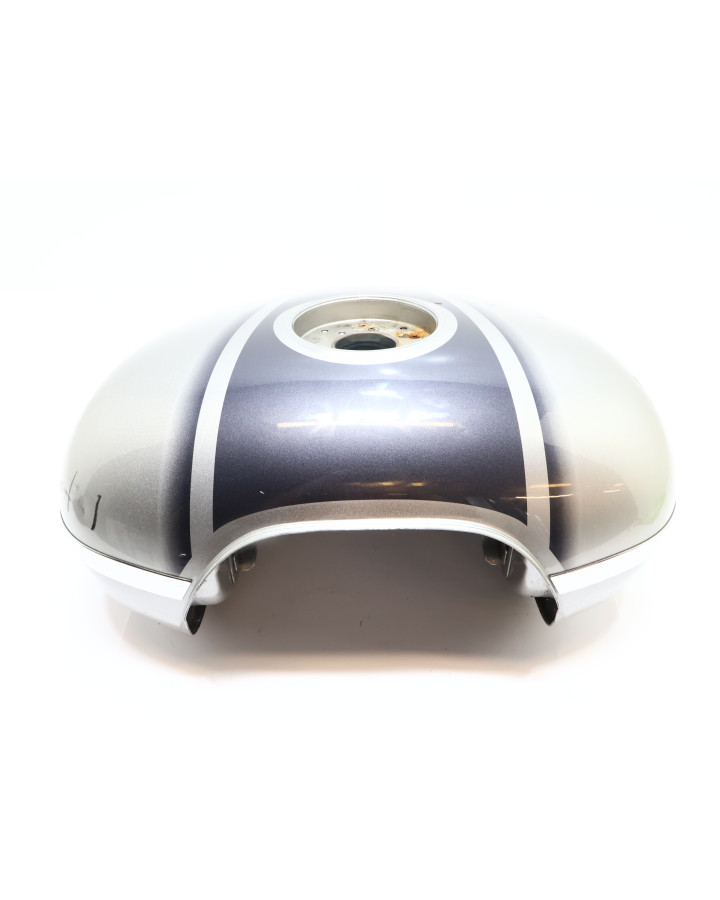 Yamaha XVS 1300A Midnight Star, bränsletank