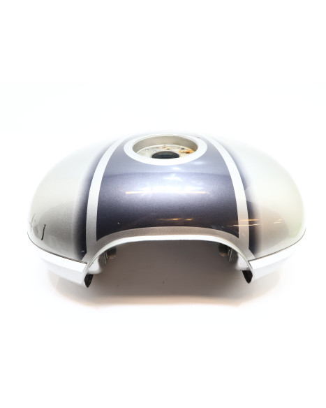 Yamaha XVS 1300A Midnight Star, bränsletank