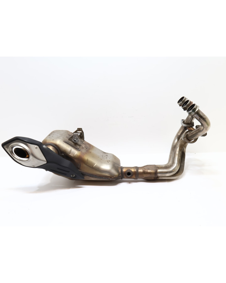 Yamaha MT-09, avgassystem