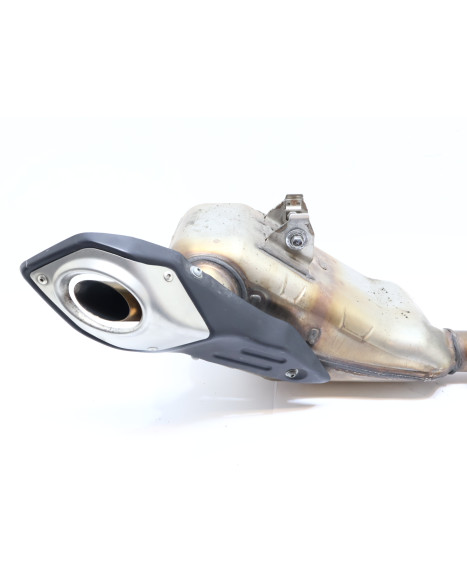 Yamaha MT-09, avgassystem