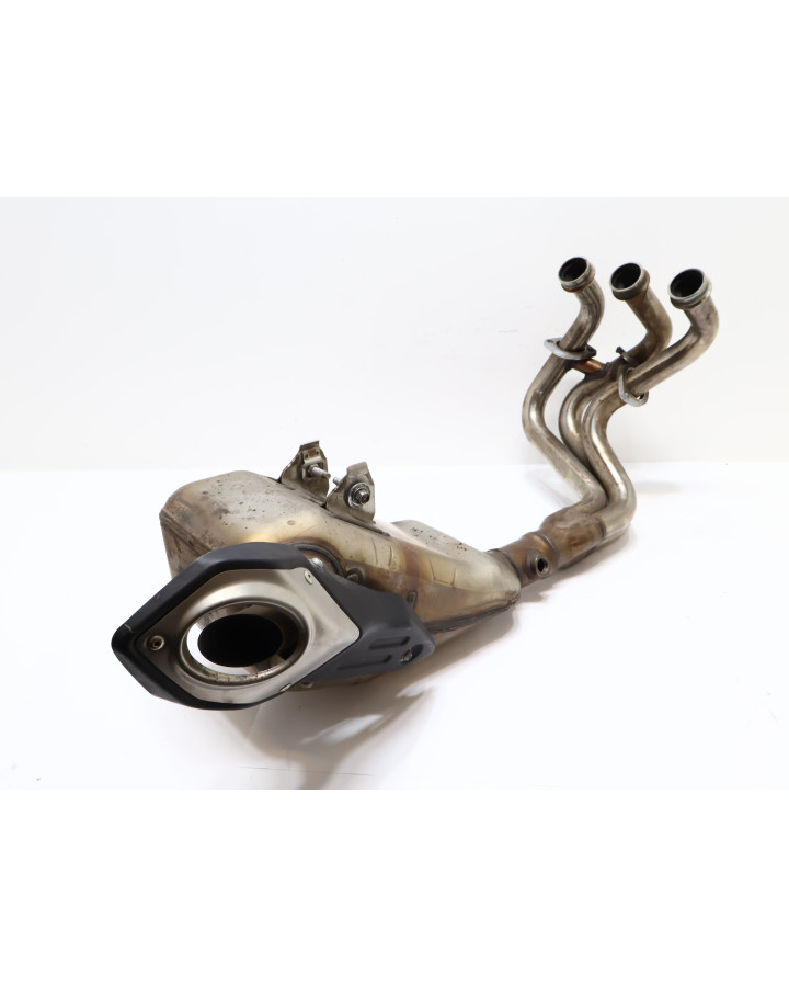 Yamaha MT-09, avgassystem