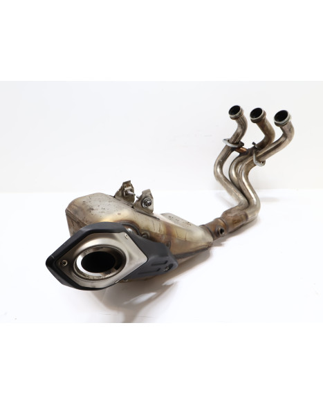 Yamaha MT-09, avgassystem