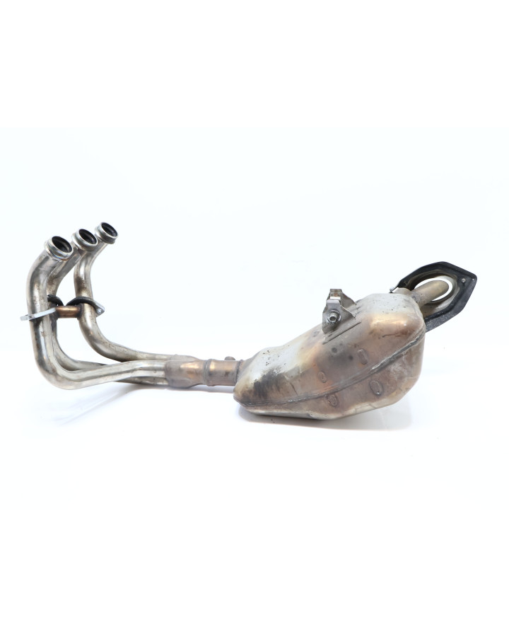 Yamaha MT-09, avgassystem