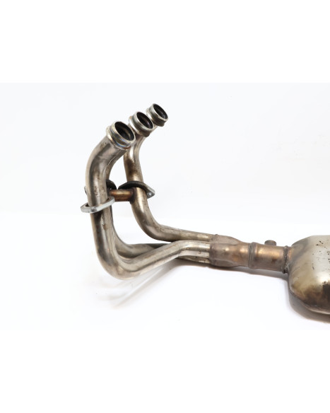 Yamaha MT-09, avgassystem