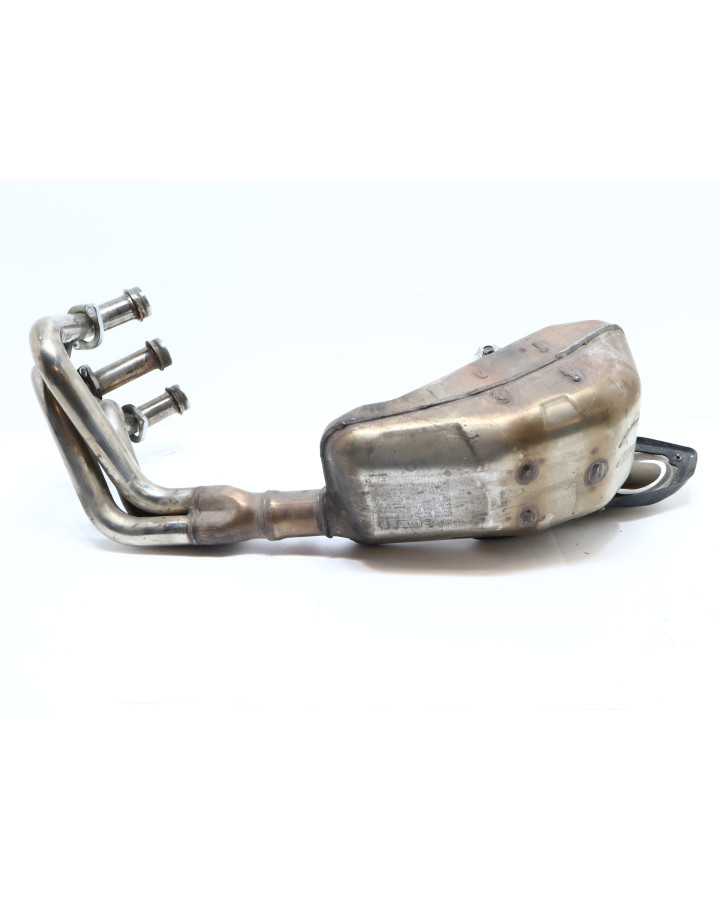 Yamaha MT-09, avgassystem