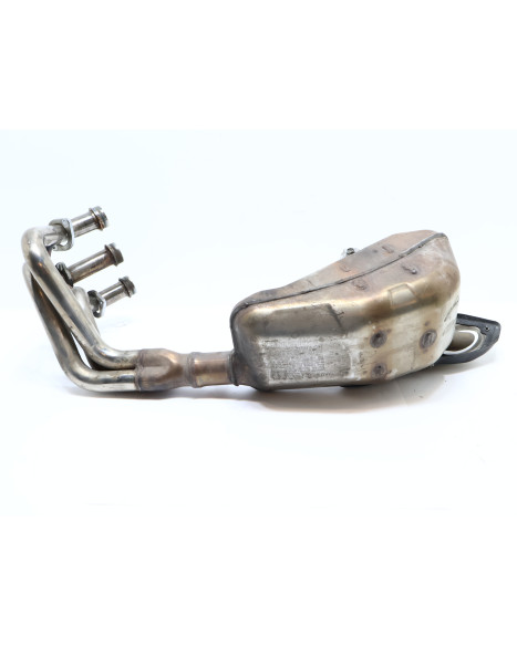 Yamaha MT-09, avgassystem