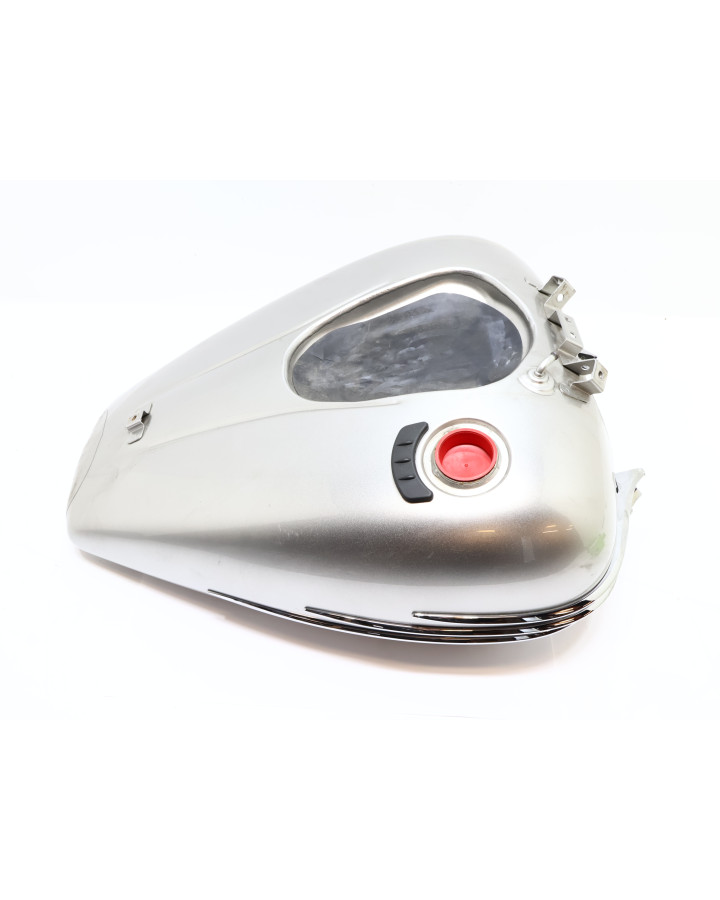 Yamaha XV 1900A Midnight Star, bränsletank