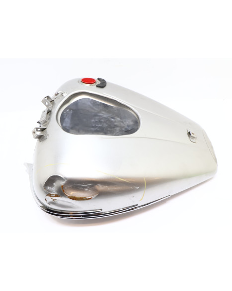 Yamaha XV 1900A Midnight Star, bränsletank