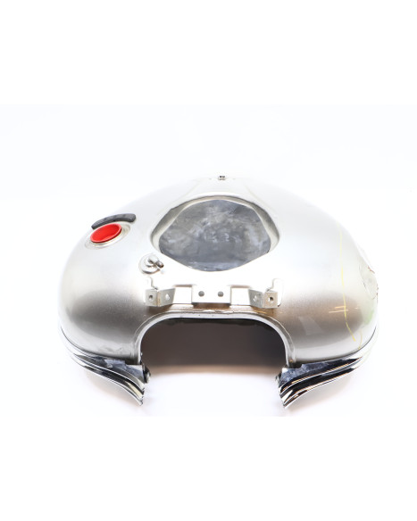 Yamaha XV 1900A Midnight Star, bränsletank