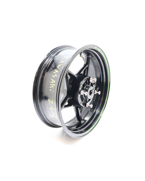 Kawasaki Z900, bakfälg 2