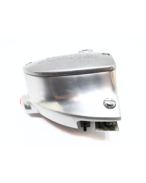 Yamaha XV 1900 Midnight Star, bromscylinder fram