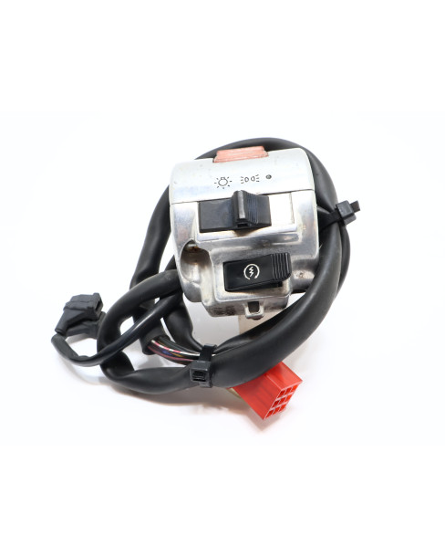 Honda VT750 Shadow, omkopplare höger