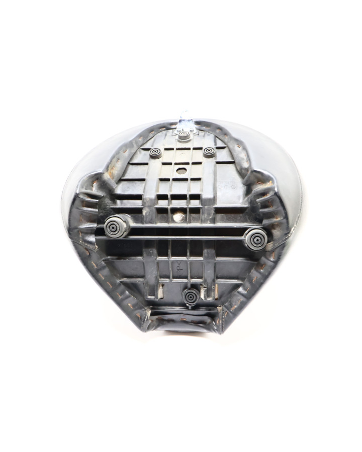 Yamaha XVS 1100A Dragstar, sadel