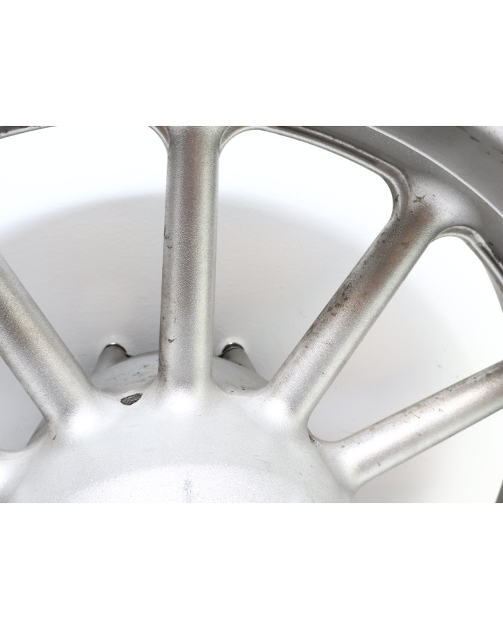 Yamaha XV 1900A Midnight Star, framfälg