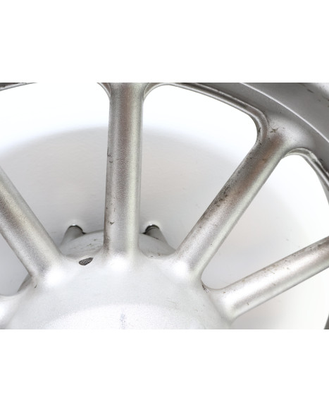 Yamaha XV 1900A Midnight Star, framfälg