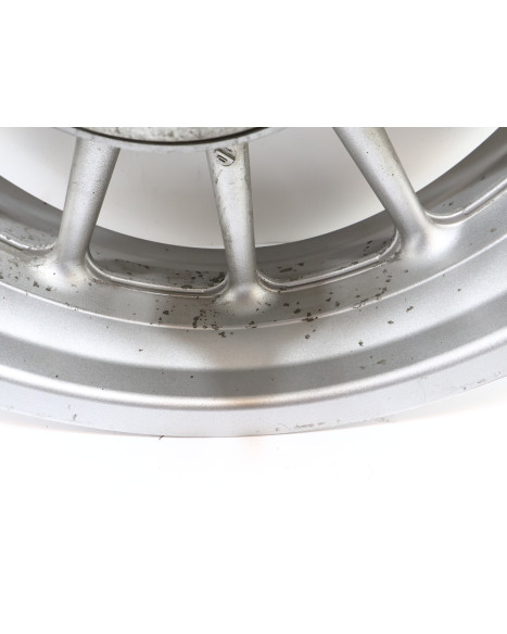 Yamaha XV 1900A Midnight Star, bakfälg