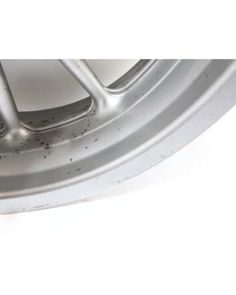 Yamaha XV 1900A Midnight Star, bakfälg