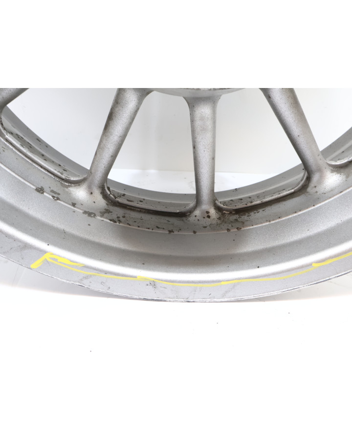 Yamaha XV 1900A Midnight Star, bakfälg