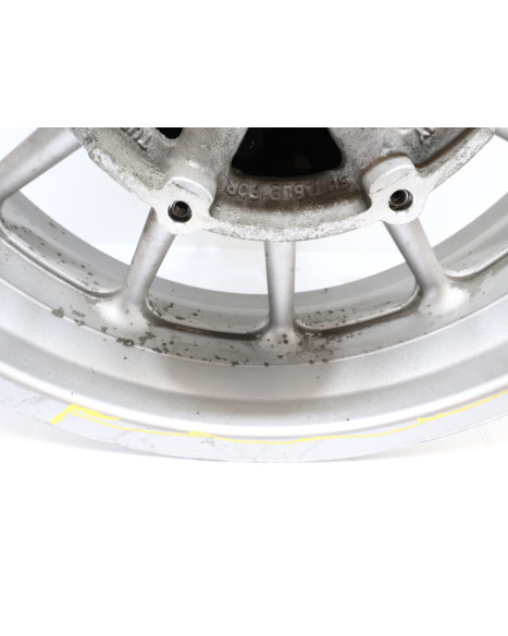 Yamaha XV 1900A Midnight Star, bakfälg