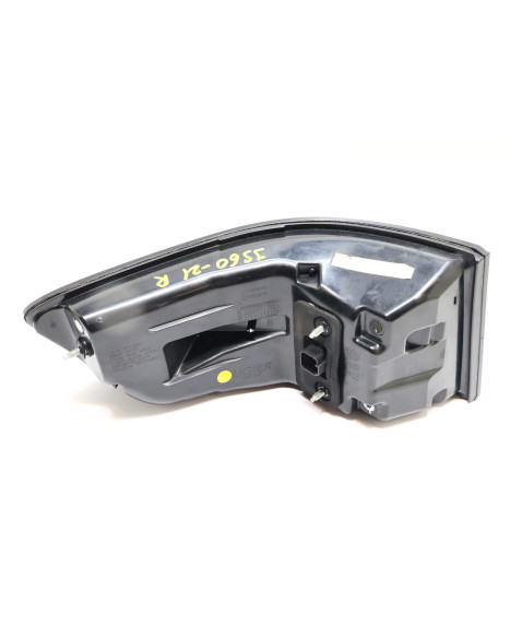 Ligier JS60, baklykta höger