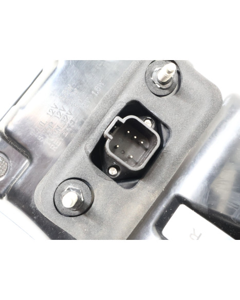 Ligier JS60, baklykta höger