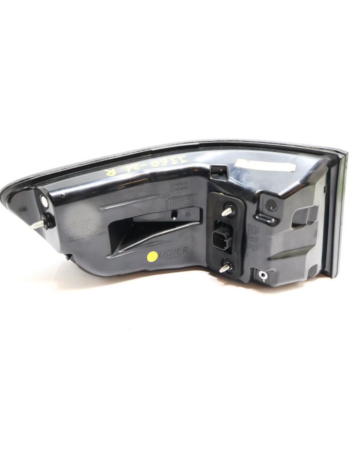 Ligier JS60, baklykta höger