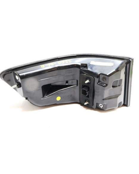 Ligier JS60, baklykta höger