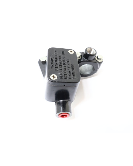 Harley-Davidson Street 750, bromscylinder fram