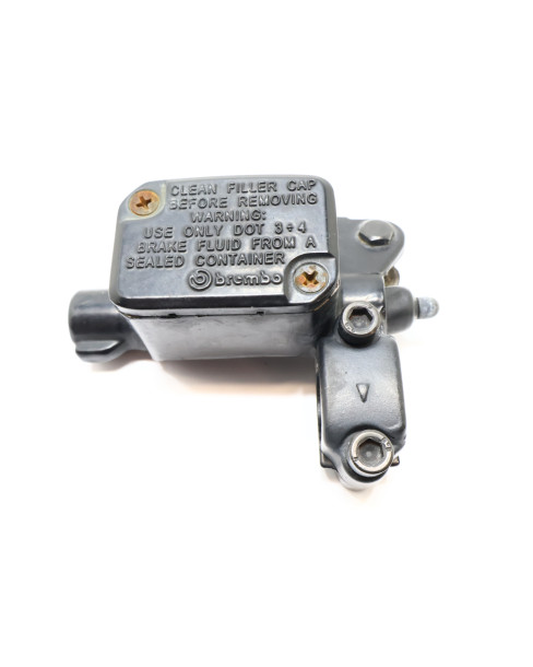 Yamaha Slider, bromscylinder fram 2