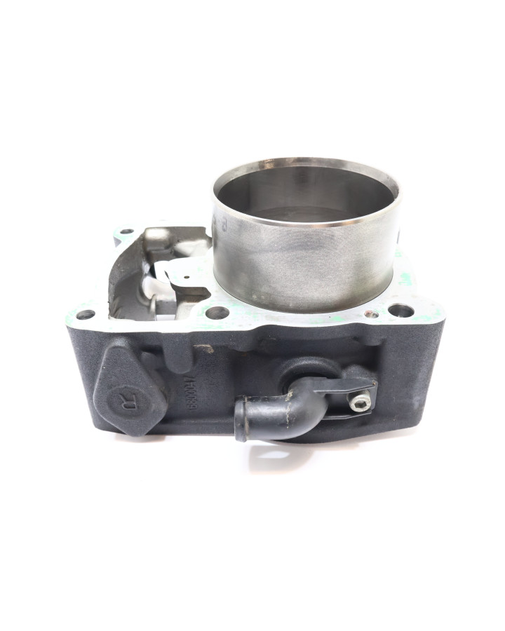 Harley-Davidson Street 750, bakre cylinder