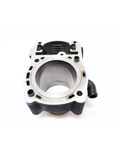 Harley-Davidson Street 750, främre cylinder