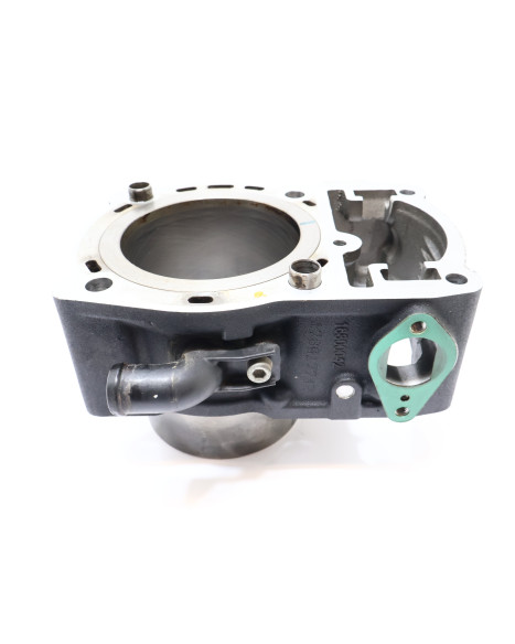 Harley-Davidson Street 750, främre cylinder