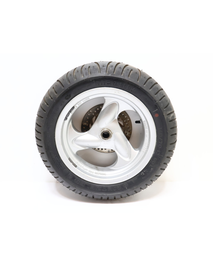 Kymco Grand Dink 250, bakhjul