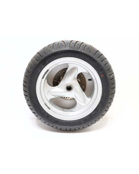 Kymco Grand Dink 250, bakhjul