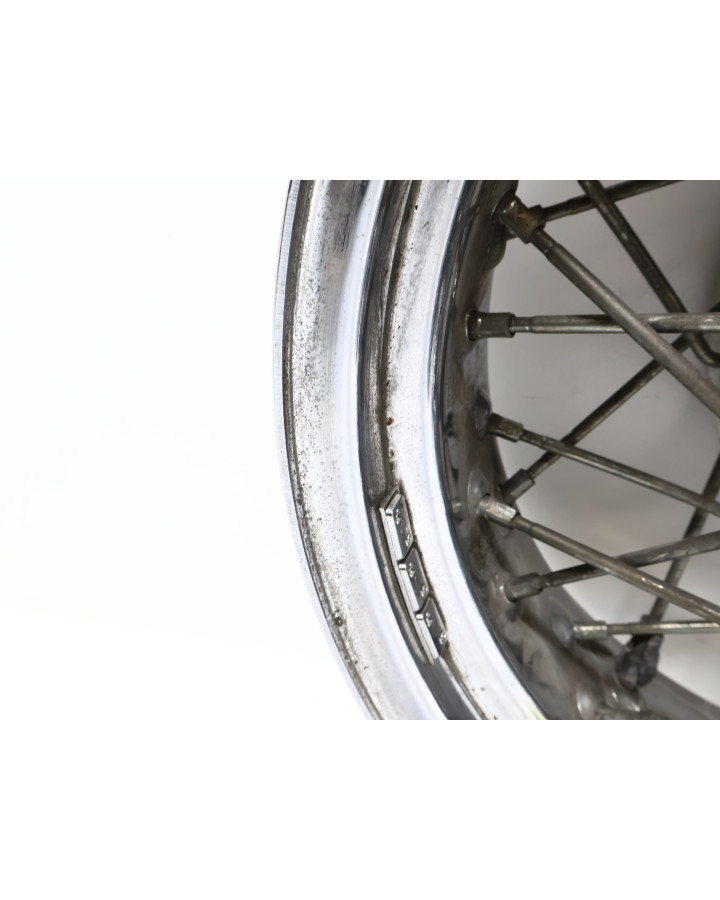 Yamaha XVS 1100 Dragstar, bakfälg