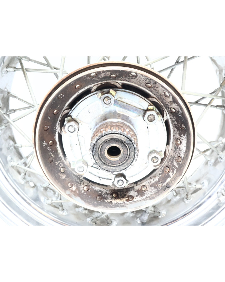 Yamaha XVS 1100 Dragstar, bakfälg