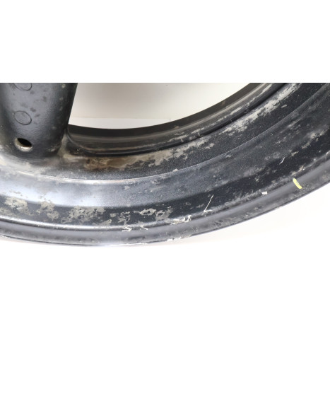 Suzuki GSX-R750, bakfälg