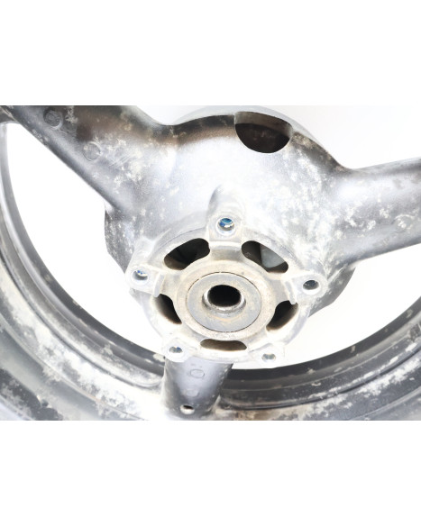 Suzuki GSX-R750, bakfälg