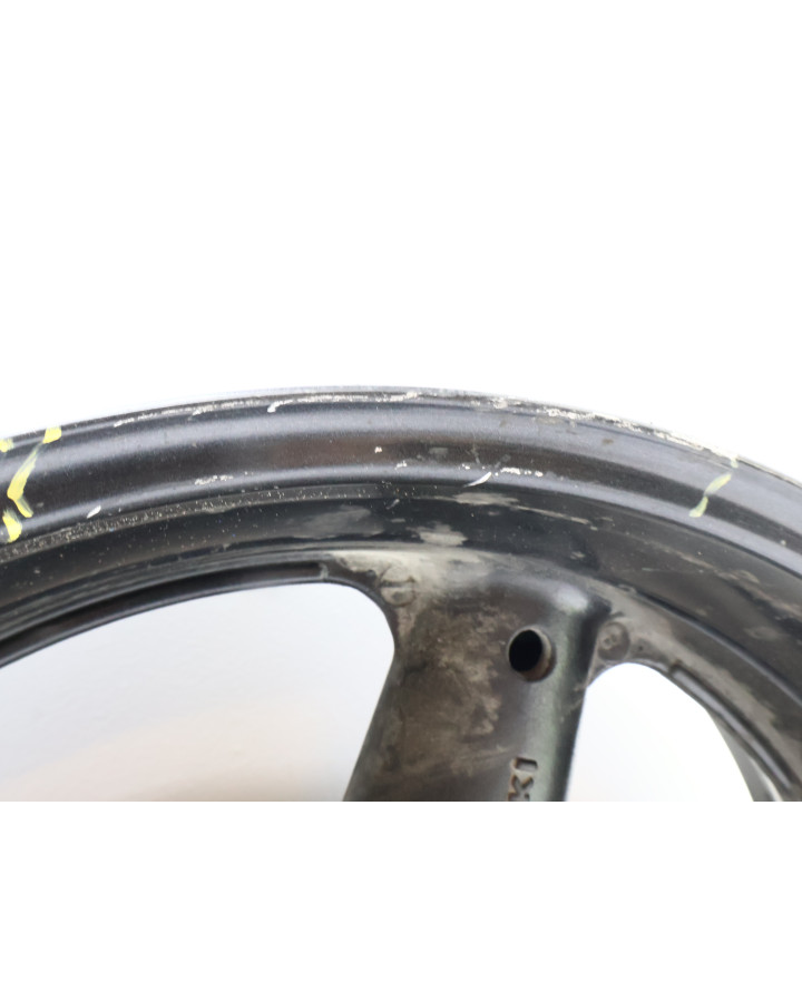 Suzuki GSX-R750, bakfälg