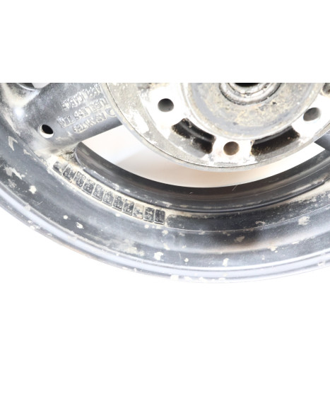 Suzuki GSX-R750, bakfälg