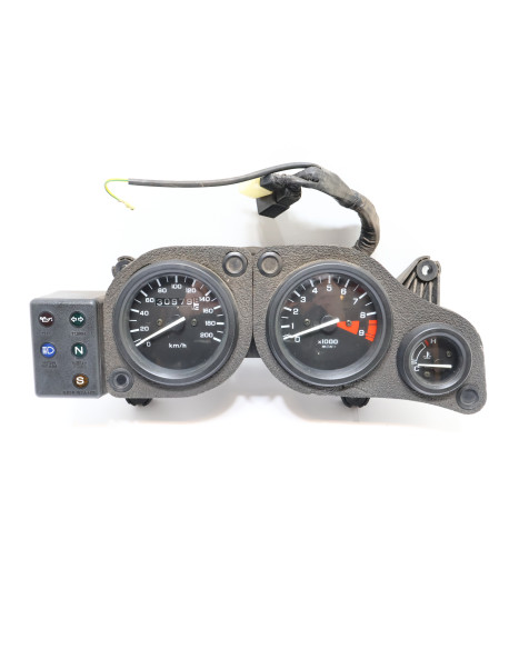 Honda XRV750 Africa Twin, hastighetsmätare