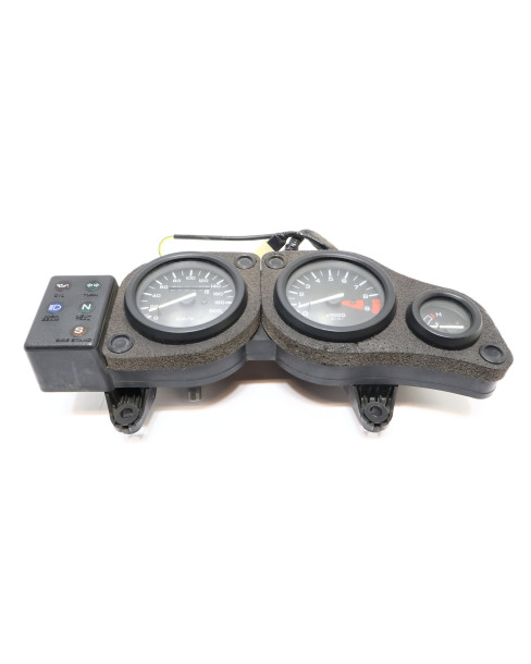 Honda XRV750 Africa Twin, hastighetsmätare 2