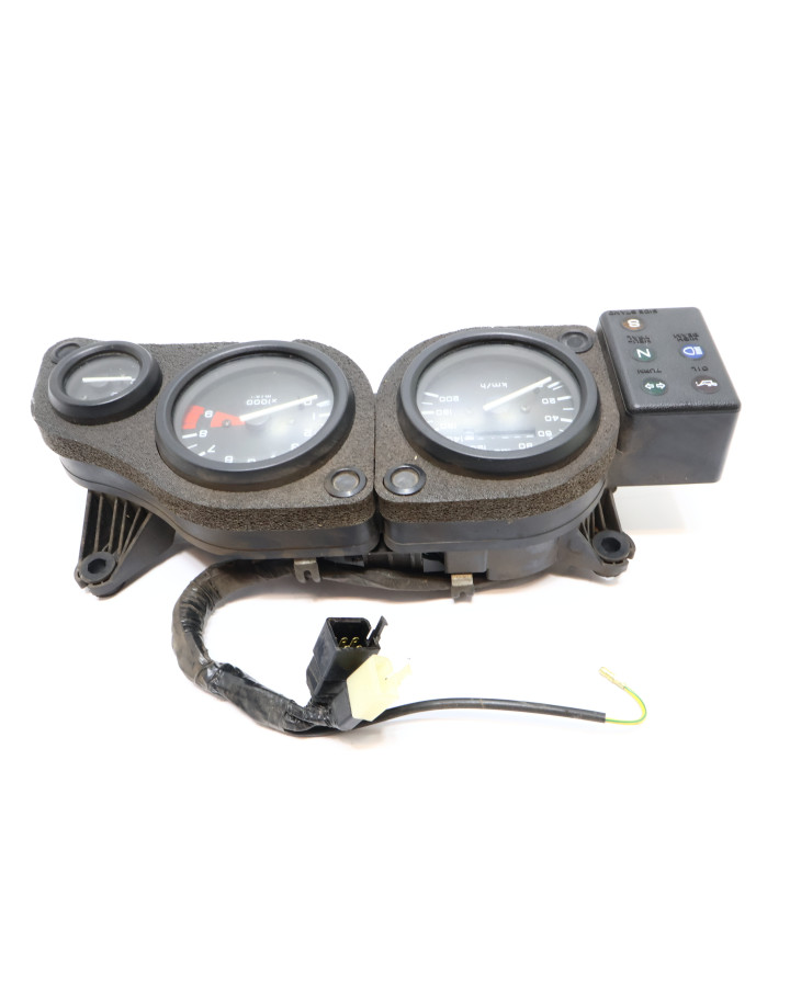 Honda XRV750 Africa Twin, hastighetsmätare